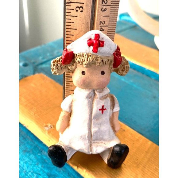 Red Cross Nurse Resin Statue Miniature /Date 9/91 Number 1584 - Picture 3 of 9